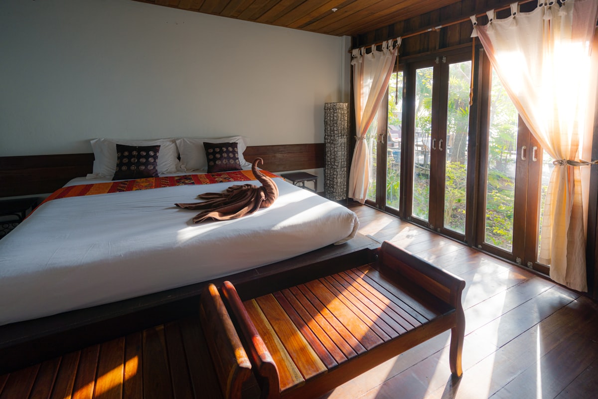Guest digital guide with local recommendations